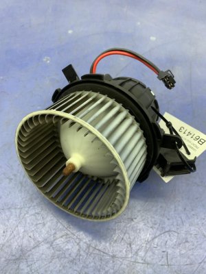 2015-2018 Porsche Macan HVAC Blower Motor Fan Unit - Front (Used OEM)