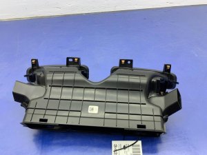 2021-2024 GMC Yukon XL Windshield Defroster Outlet Duct Assembly - Front (Used OEM)