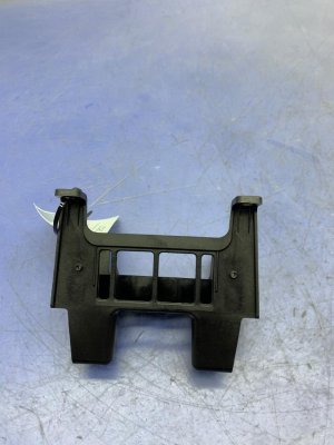 2019-2022 Hyundai Veloster Center Console Bracket - Rear (Used OEM)