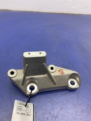 2021-2024 Volvo XC40 Engine Motor Mount - Front, Right (Passenger) (Used OEM)