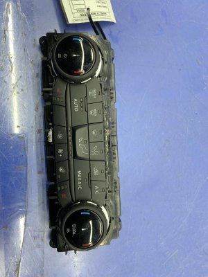 2021-2023 Ford Bronco Sport Black Automatic Temperature Control Module - Front (Used OEM)