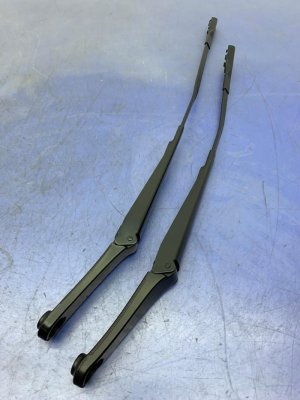 2018-2024 Audi S5 Front Windshield Wiper Arm Set - Left (Driver) (Used OEM)