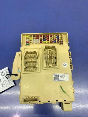 2023-2025 Hyundai Santa Cruz Cabin Fuse Box Junction Box Assembly (Used OEM)