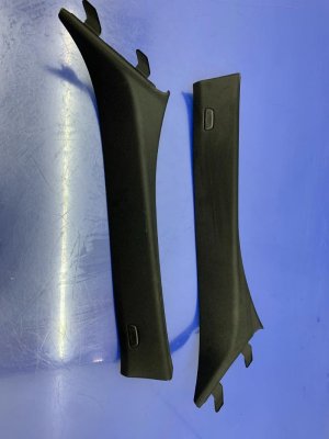 2017-2023 BMW 528i Black A-Pillar Trim Cover Set - Front (Used OEM)