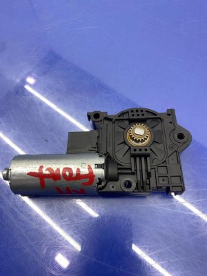 2019-2024 Porsche Cayenne Sunroof Motor - Front (Used OEM)