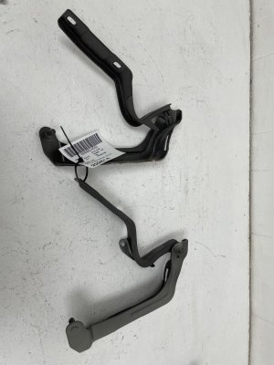 2017-2024 Maserati Levante Hood Hinge Set - Right (Passenger) (Used OEM)