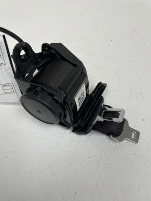 2018-2023 BMW M5 Aragon Brown Center Seat Belt Assembly - Rear, Right (Passenger) (Used OEM)