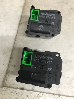 2004-2006 Volkswagen Phaeton HVAC Blend Door Actuator Motor Set (Used OEM)