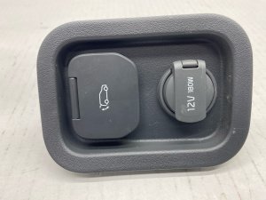 2024-2025 Kia EV9 Liftgate Switch and 12V Power Outlet - Rear (Used OEM)