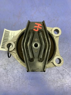 2021-2024 Volvo XC40 Engine Mount Pad - Front (Used OEM)