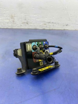 2017-2024 Maserati Levante Air Suspension Compressor Solenoid Valve Block (Used OEM)