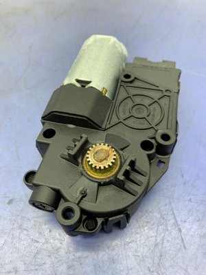 2018-2021 Jaguar F-Pace Sunroof Sun Shade Motor (Used OEM)