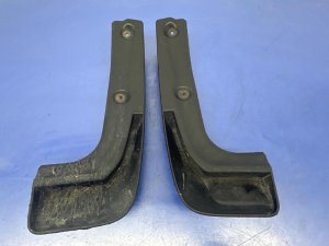 2014-2019 Toyota Highlander Black Front Mud Flap Set - Left (Driver) (Used OEM)