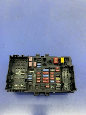 2016-2020 Chevrolet Suburban Cabin Dash Fuse Relay Junction Box - Front (Used OEM)