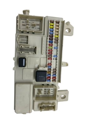 2005-2012 Volvo S40 Cabin Fuse and Relay Box Central Electronic Module (Used OEM)
