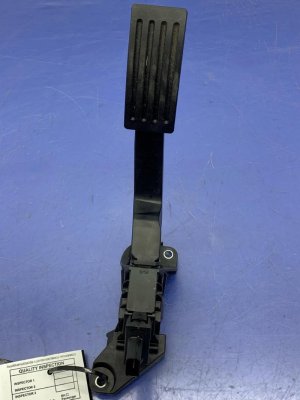 2020-2024 Ford Escape Accelerator Pedal Assembly (Used OEM)