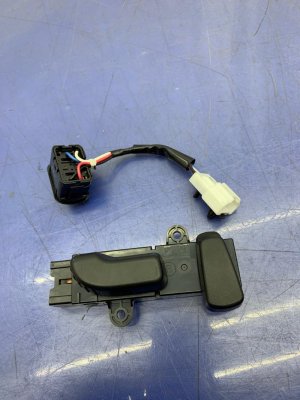 2011-2013 INFINITI QX56 Black Seat Adjust Control Switch Set - Front, Right (Passenger) (Used OEM)