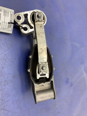 2021-2024 Volvo XC40 Engine Motor Mount Bracket - Front (Used OEM)