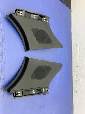 2019-2023 Porsche Cayenne Black D-Pillar Trim with Speakers - Rear, Left (Driver) (Used OEM)