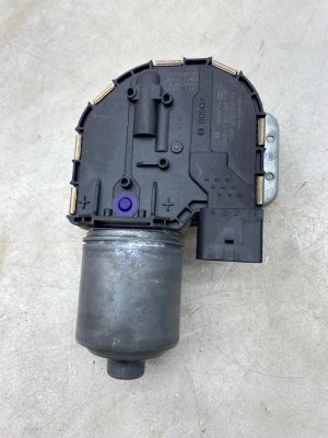 2017-2019 Genesis G90 Windshield Wiper Motor - Front (Used OEM)