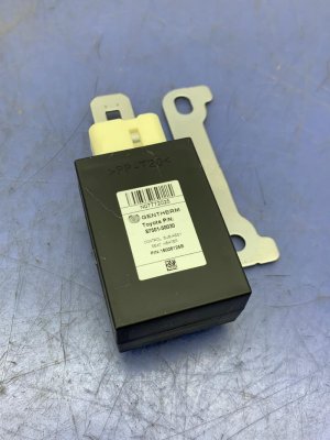 2013-2017 Lexus LS460 Seat Heater Control Module - Rear (Used OEM)
