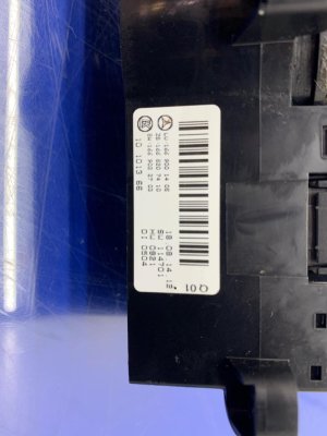 2014-2015 Mercedes-Benz ML350 Center Console Automatic Temperature Control Switch - Rear (Used OEM)
