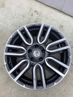 2013-2017 Maserati Quattroporte Gray 19x8.5 7 Double-Spoke Gray Machined Alloy Wheel (Used OEM)