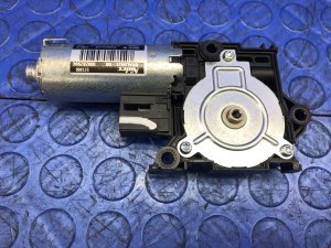 2017-2024 Audi Q7 Panoramic Sunroof Shade Motor - Front (Used OEM)