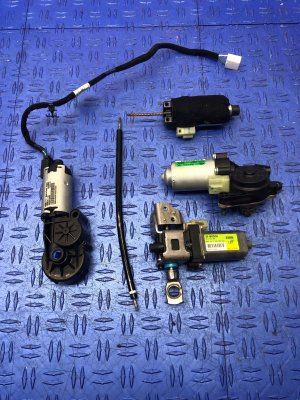 2018-2020 Kia Stinger Seat Motor Set - Front, Right (Passenger) (Used OEM)