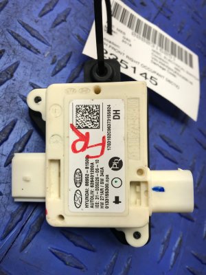 2017-2020 Genesis G80 Occupant Detection Sensor Control Module - Front, Right (Passenger) (Used OEM)
