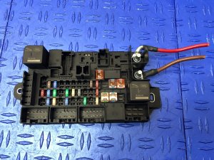 2016-2021 Jaguar F-Type Cabin Fuse Relay Box and Power Distribution Block - Rear (Used OEM)