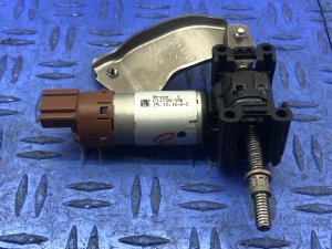 2016-2023 Volvo XC90 Power Seat Track Adjusting Rail Motor - Front (Used OEM)