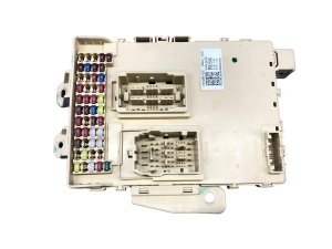 2022-2023 Hyundai Santa Cruz Engine Fuse Box Relay Assembly (Used OEM)