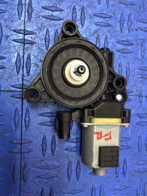 2019-2023 Hyundai Santa Fe Door Window Motor without Auto Up/Down - Front, Right (Passenger) (Used OEM)