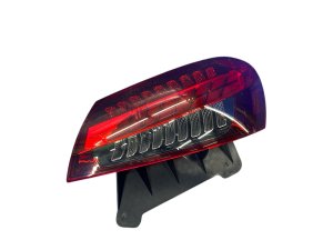2023-2026 Maserati Grecale Quarter Panel Mounted LED Taillight Assembly - Rear, Right (Passenger) (Used OEM)