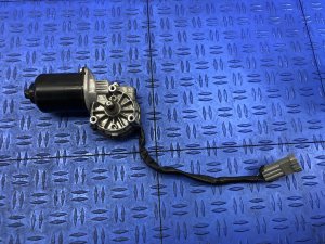 2003-2012 Maserati Quattroporte Windshield Wiper Motor - Front (Used OEM)
