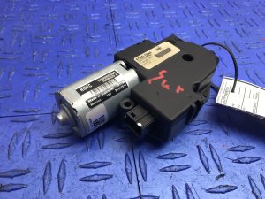 2017-2020 Lincoln Continental Sunroof Motor - Front (Used OEM)