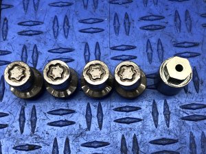 2001-2010 Jaguar X-Type Locking Wheel Lug Nut Set with Key (Used OEM)