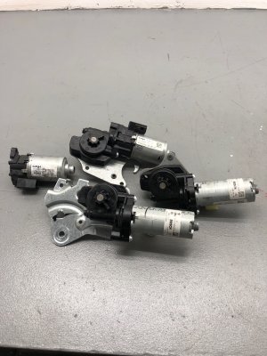 2014-2020 BMW i8 Seat Motor Set of 4 - Front (Used OEM)