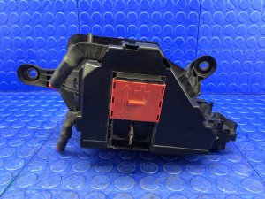 2015-2021 Mercedes-Benz C280 Cowl Positive Fuse Junction Box - Front (Used OEM)