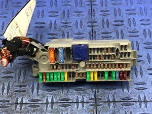 2016-2022 BMW 750i Cabin Power Distribution Fuse Relay Box - Front (Used OEM)