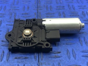 2017-2024 Audi Q7 Sunroof Glass Window Motor (Used OEM)