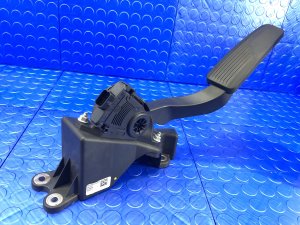 2014-2021 Maserati Quattroporte Gas Accelerator Pedal Assembly (Used OEM)