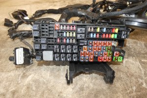 2013-2015 Ford Flex Underhood Engine Fuse Box Assembly (Used OEM)