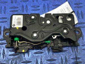 2017-2023 BMW 528i Power Soft-Close Trunk Decklid Latch Assembly (Used OEM)