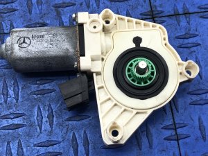 2007-2013 Mercedes-Benz S320 Door Power Window Motor - Rear, Left (Driver) (Used OEM)