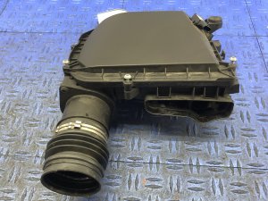 2017-2020 Mercedes-Benz E500 Engine Air Intake Inlet Resonator - Front (Used OEM)