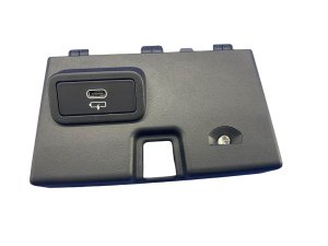 2021-2026 BMW 435i Black Rear Center Console USB-C Charging Port (Used OEM)