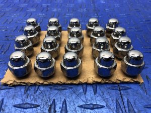 2010-2024 Kia Soul 20-Piece Wheel Lug Nut Set (Used OEM)