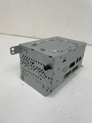 2021-2022 Volvo XC90 Infotainment Head Unit Control Module (Used OEM)